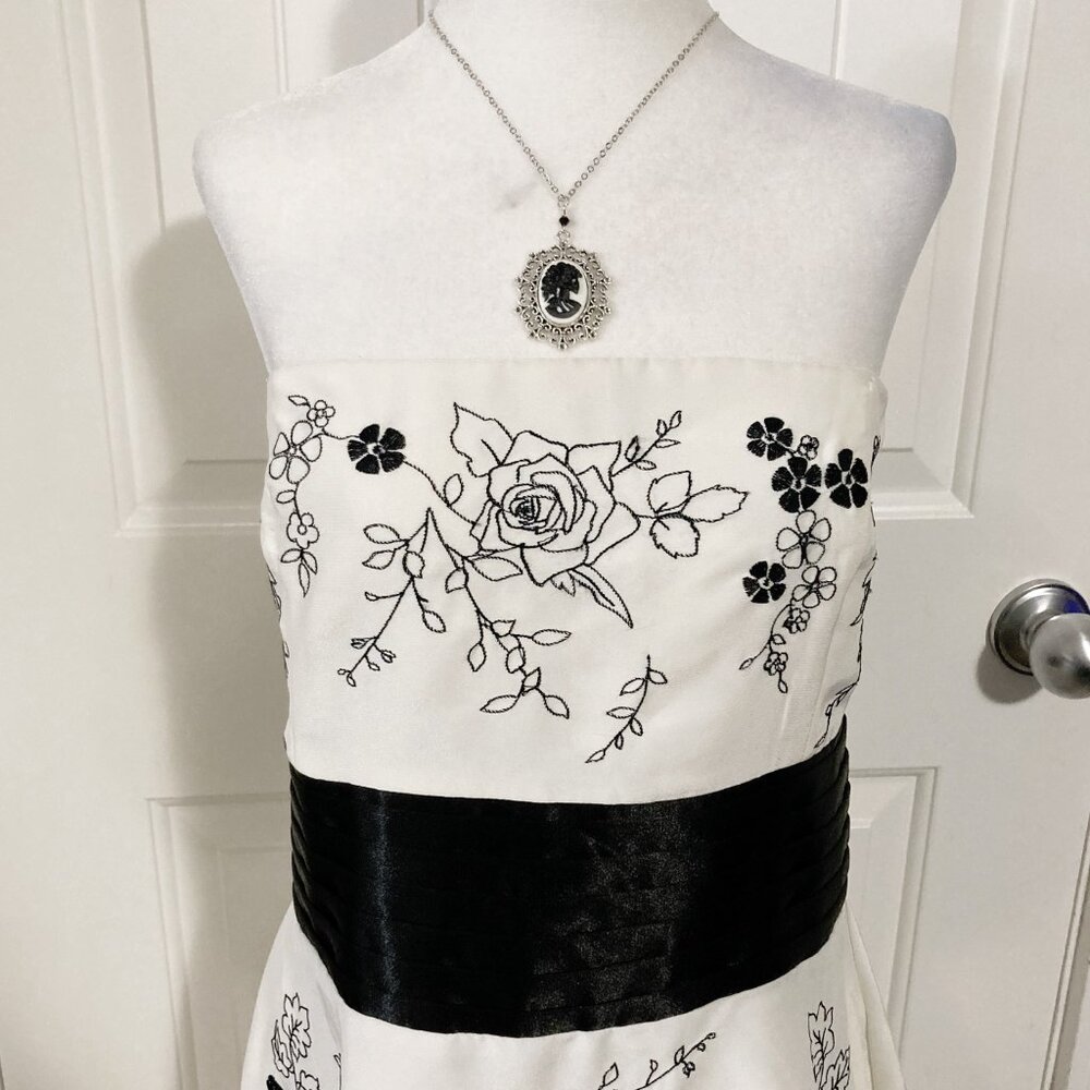 JESSICA Vintage strapless creamy white black floral embroidery dress SMALL MED - Picture 2 of 14